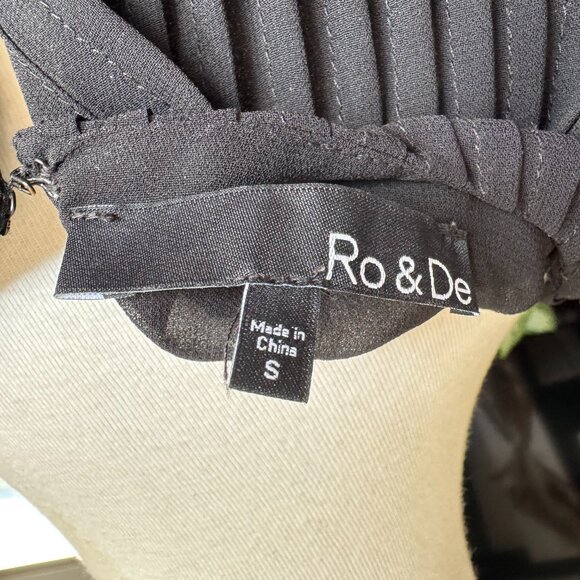 Ro De Black Sleeveless Top - Picture 8 of 8